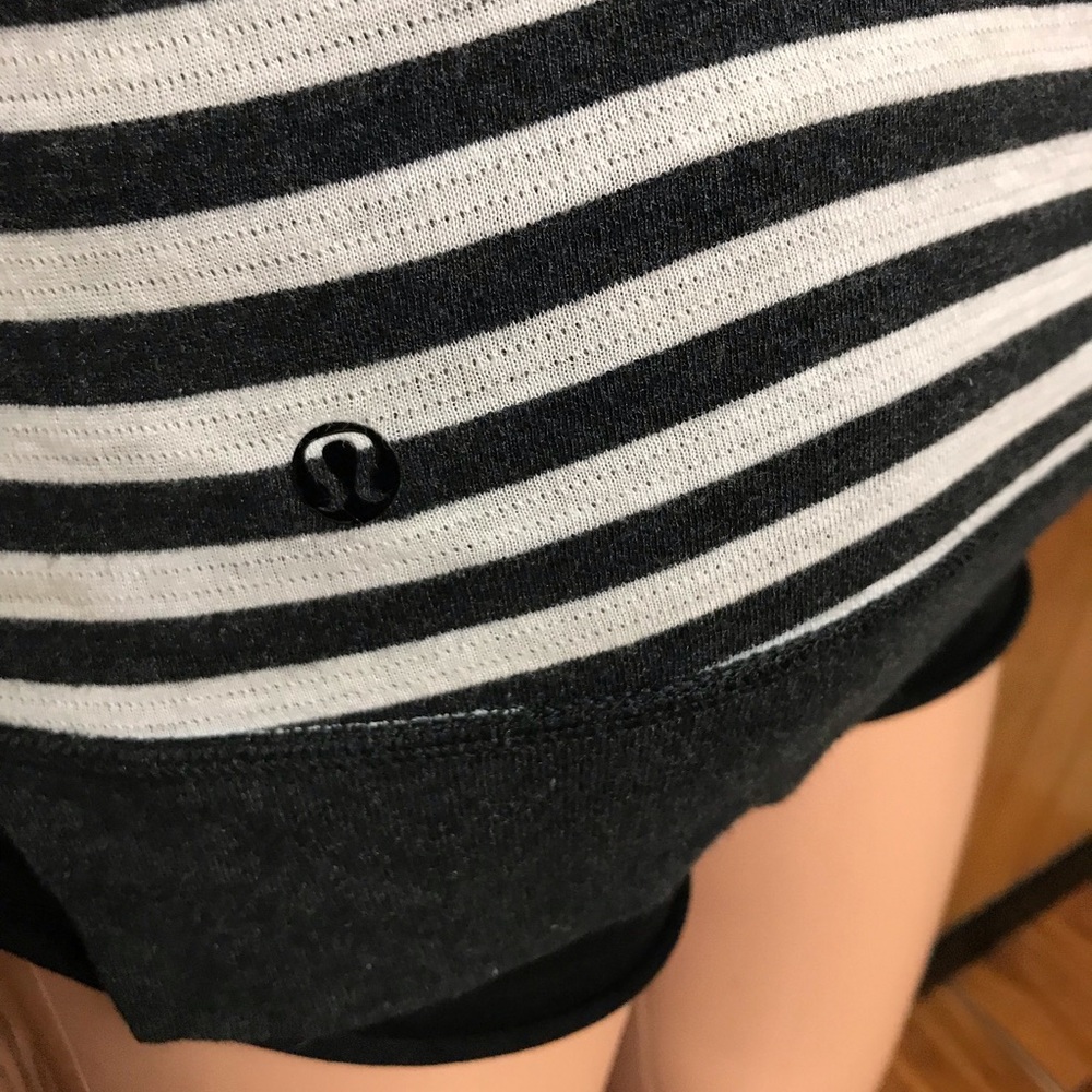 Lululemon Open your Heart long Sleeve II - Reversible black & White Size none - Picture 8 of 13